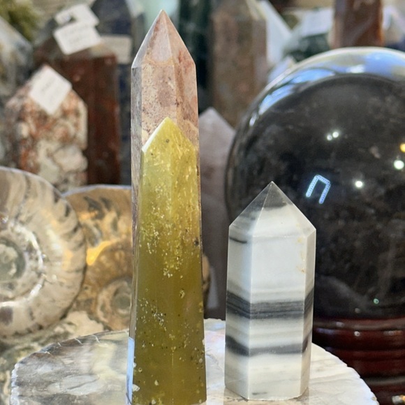 Wood Fossil, Green Opal and Tai Chi Crystal Points! - Picture 6 of 6